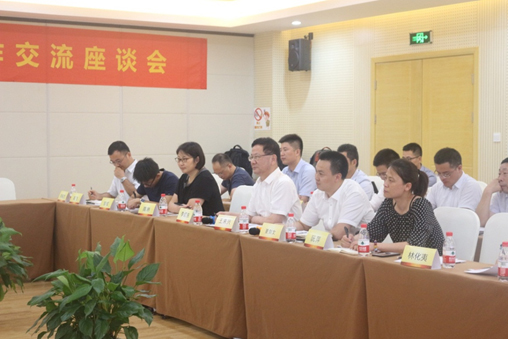 辰安科技管理團(tuán)隊(duì)考察咸亨國(guó)際應(yīng)急裝備中心 辰安科技管理團(tuán)隊(duì)考察咸亨國(guó)際應(yīng)急裝備中心